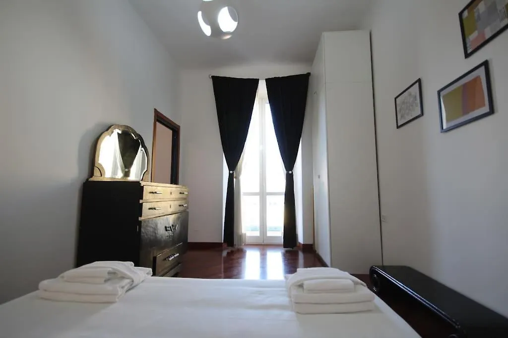 Bright Home Mailand 0*,  Italien